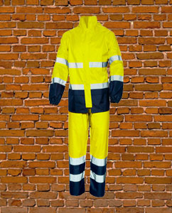 Traje de agua bicolor amarillo/azul con dos bandas refelctantes en la chaqueta, una a la altura del pecho y otra en la cintura y otras dos en el pantalón,una justo por debajo de la rodilla y otra por el tobillo