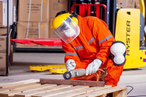 Cómo elegir el vestuario laboral adecuado para cada sector